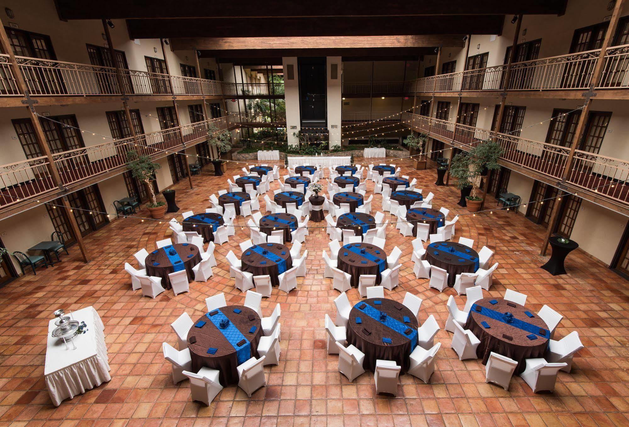 Mcm Elegante Suites Abilene Extérieur photo