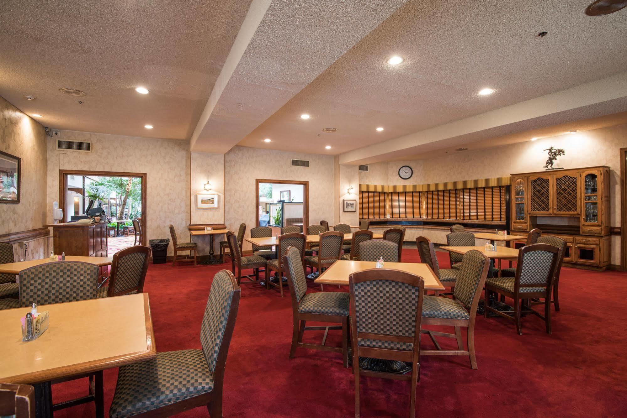 Mcm Elegante Suites Abilene Extérieur photo